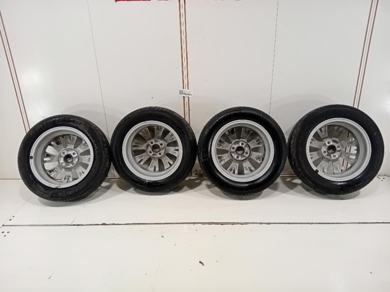 KIT 4 Cerchi 42611-0DG70 Toyota Yaris IV 2014