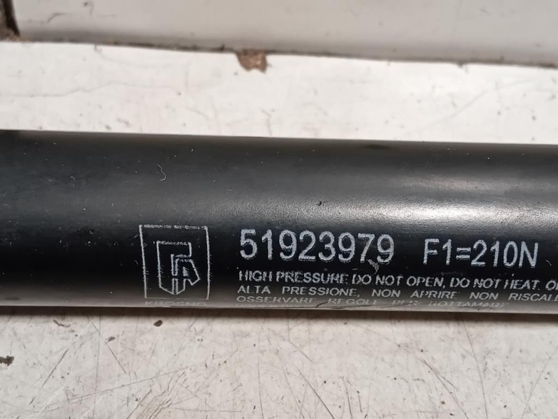 KIT Ammortizzatori ANT 51923979 DX+SX Fiat 500L 2013