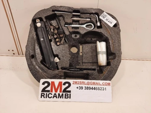 KIT Attrezzi A1716840537 Mercedes Classe SLK R171 2004