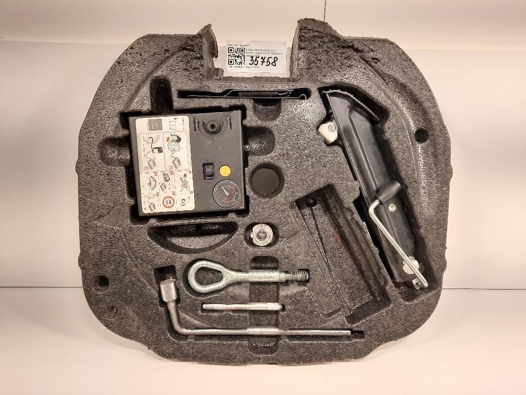 KIT Attrezzi A1716840537 Mercedes Classe SLK R171 2004