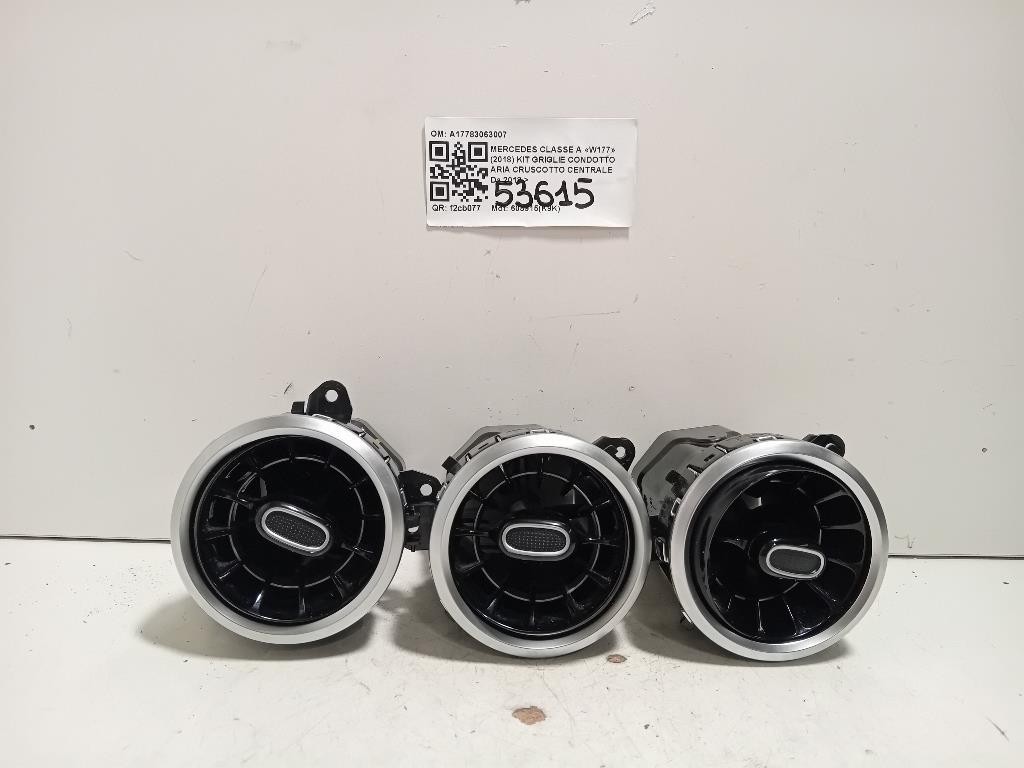 KIT Griglie Condotto ARIA Cruscotto Centrale A17783063007 Mercedes Classe A W177 2018