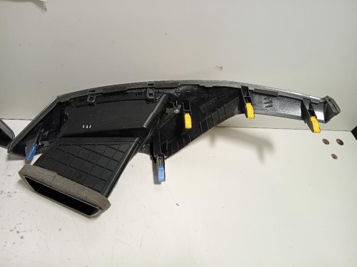 Griglia DI Ventilazione Paraurti ANT GRIGLIA DI VENTILAZIONE PARAURTI ANT Smart Fortwo Cabrio 451 2010
