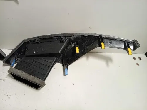 Griglia DI Ventilazione Paraurti ANT GRIGLIA DI VENTILAZIONE PARAURTI ANT Smart Fortwo Cabrio 451 2010