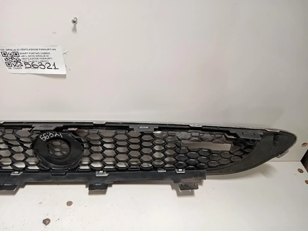 Griglia DI Ventilazione Paraurti ANT GRIGLIA DI VENTILAZIONE PARAURTI ANT Smart Fortwo Cabrio 451 2010