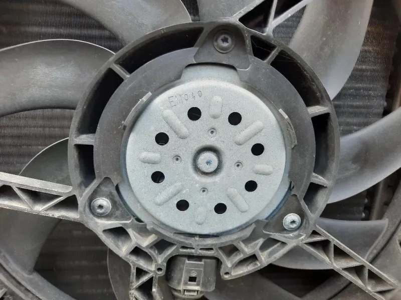 KIT Radiatori KIT RADIATORI+ RIVESRTIMENTO FRONTALE Audi A5 8T3 2008