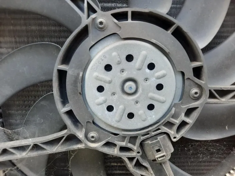 KIT Radiatori KIT RADIATORI+ RIVESRTIMENTO FRONTALE Audi A5 8T3 2008