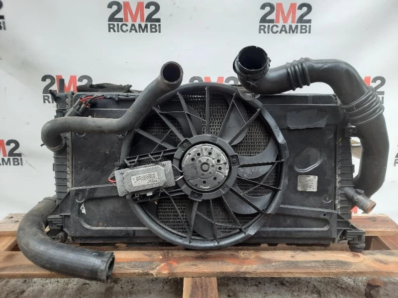 KIT Radiatori 3M5H-8C607-UB3M5H9L440AD Ford Focus II 2005