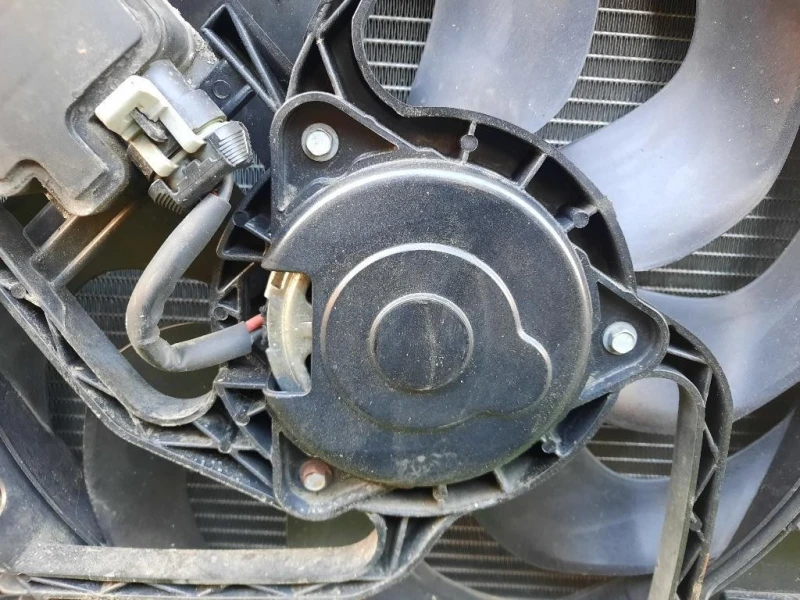 KIT Radiatori RIVESTIMENTO FRONTALE ANT +KIT RADIATORI Ford Mondeo IV 2007