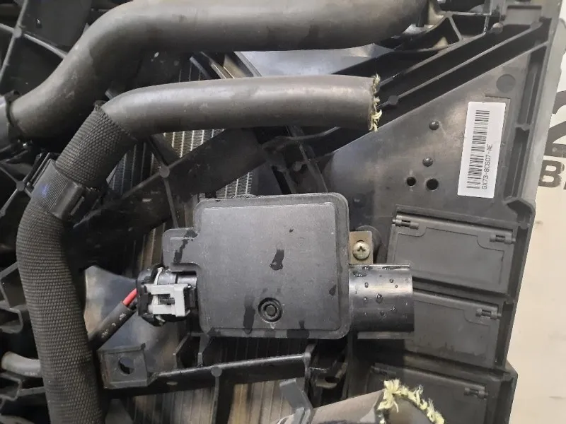 KIT Radiatori GX73-8C807-AE GX738005DC GX7319710 Jaguar XE 2015