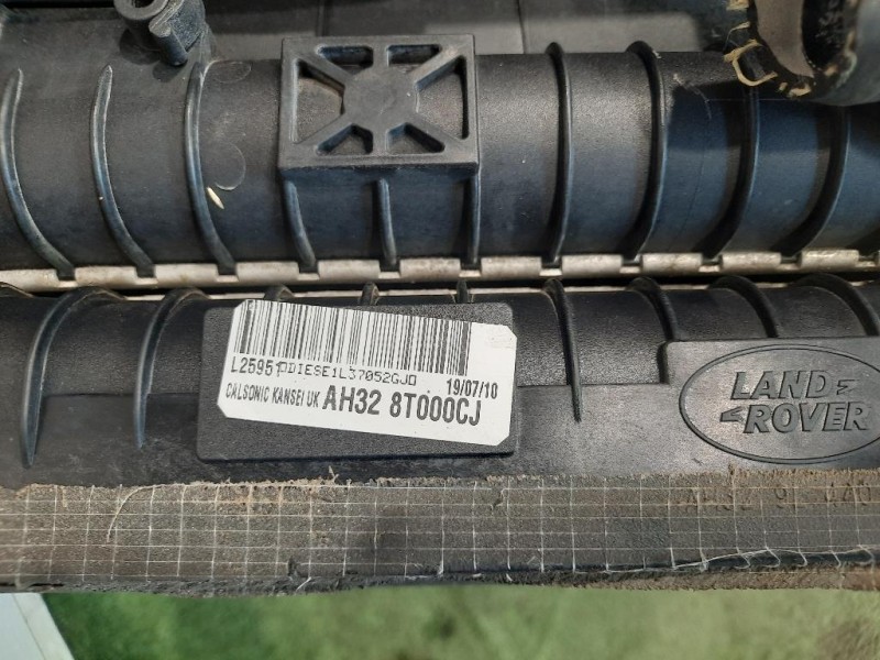 KIT Radiatori AH328T000CJ AH328005BA AH3219C600CA AH329L440AB Land Rover Range Rover Sport II 2009