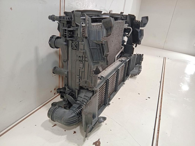 KIT Radiatori 3136613436 Mercedes Classe E W212 2013