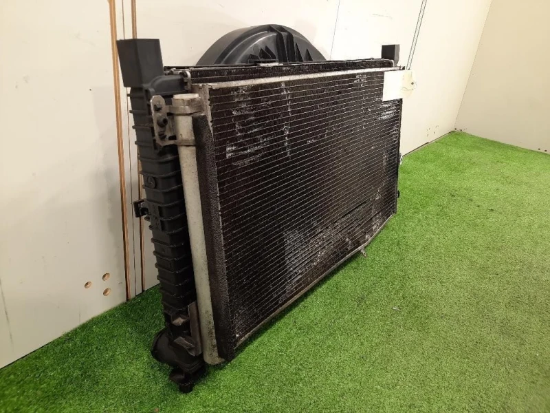 KIT Radiatori A2035004203 A2035000593 Mercedes Classe SLK R171 2008