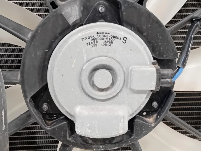 KIT Radiatori 16040-0M090 KIT RADIATORI Toyota Yaris IV 2014