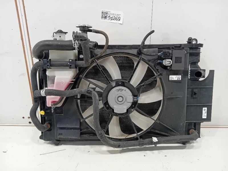 KIT Radiatori 16040-0M090 KIT RADIATORI Toyota Yaris IV 2014