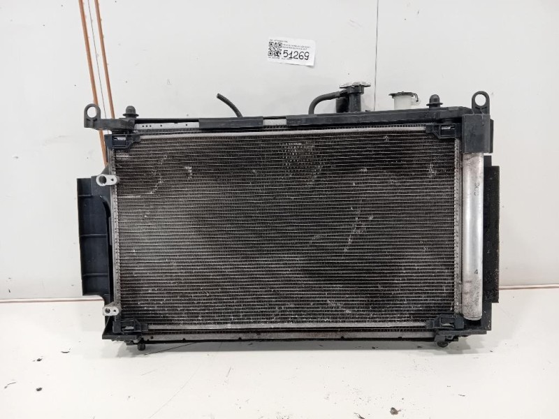 KIT Radiatori 16040-0M090 KIT RADIATORI Toyota Yaris IV 2014