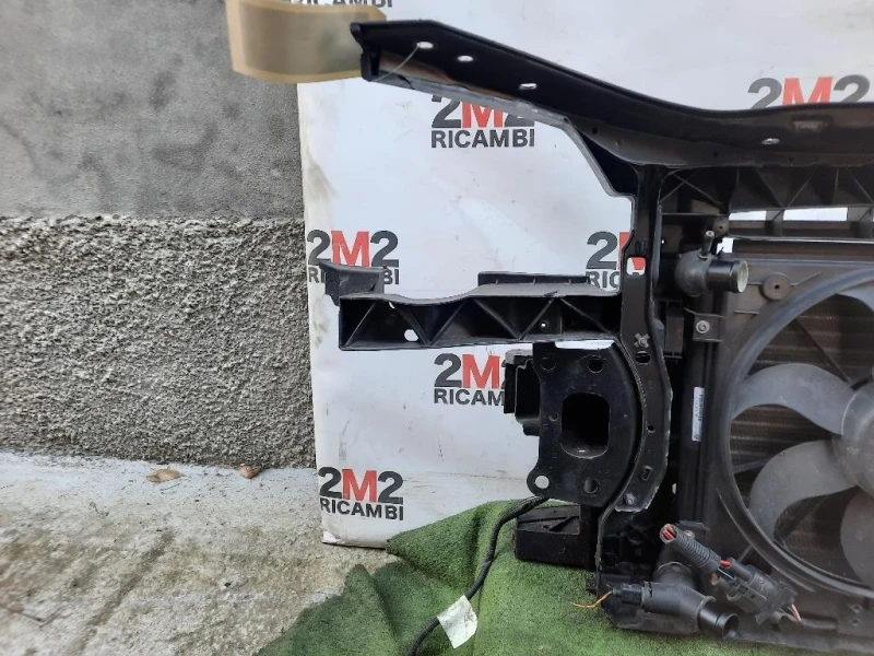 KIT Radiatori 1K0 121 251 F RIVESTIMENTO FRONTALE A Volkswagen GOLF VI 2009