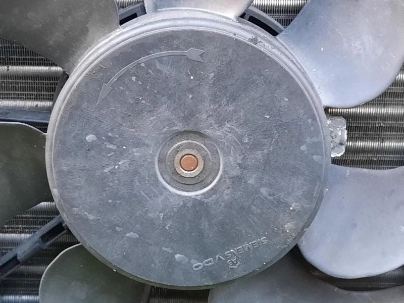 KIT Radiatori 1K0 121 251 F RIVESTIMENTO FRONTALE A Volkswagen GOLF VI 2009