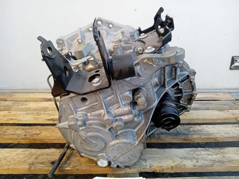 Cambio 2NRFKE 303000D500 Toyota Yaris IV 2017