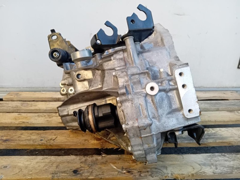 Cambio 2NRFKE 303000D500 Toyota Yaris IV 2017