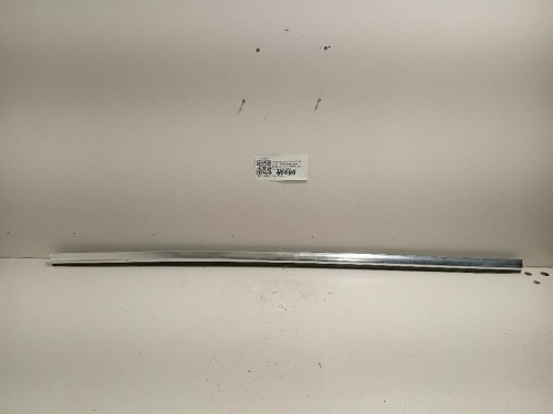 Listello Modanatura Raschiavetro Porta ANT DX LISTELLO MODANATURA RASCHIAVETRO PORTA ANT DX Ford Focus IV SW 2011