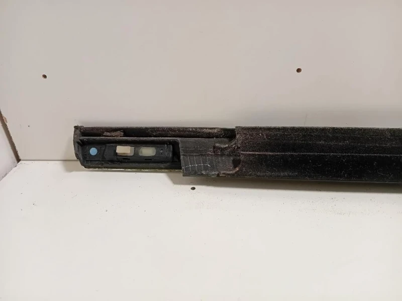 Listello Modanatura Raschiavetro Porta ANT SX D1M2A Ford Focus IV SW 2011