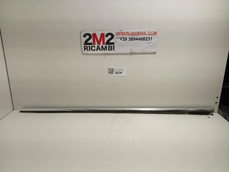 Listello Modanatura Raschiavetro Porta ANT SX D1M2A Ford Focus IV SW 2011