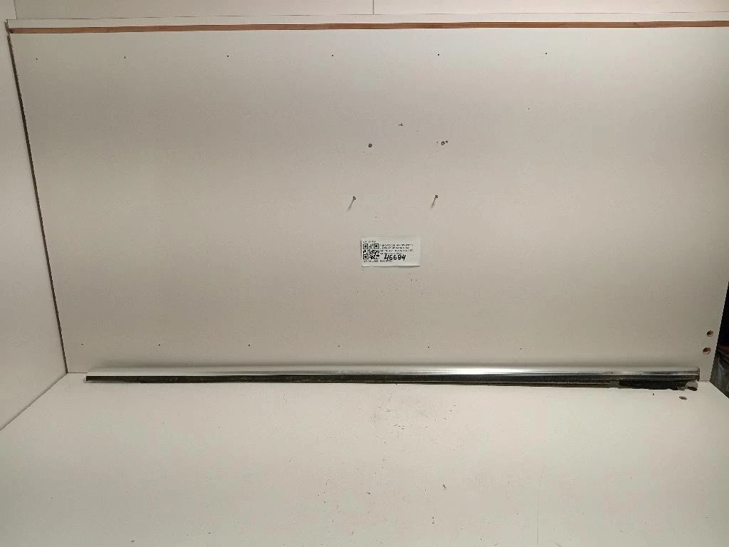 Listello Modanatura Raschiavetro Porta ANT SX D1M2A Ford Focus IV SW 2011