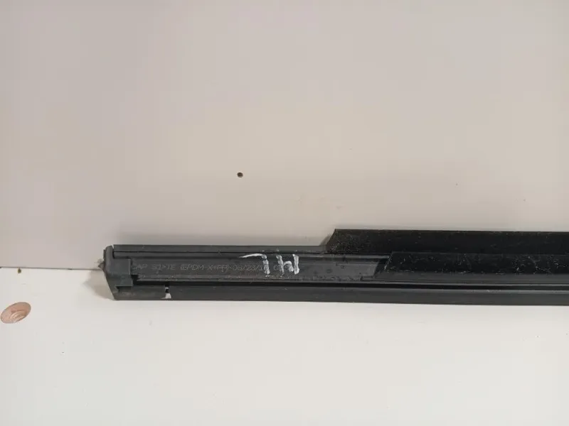 Listello Modanatura Raschiavetro Porta ANT SX A166 725 01 65 Mercedes Classe ML W166 2012
