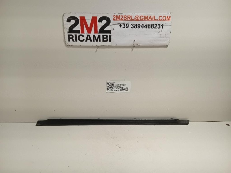 Listello Modanatura Raschiavetro Porta POST SX A1666980362 Mercedes Classe GLE W166 2015