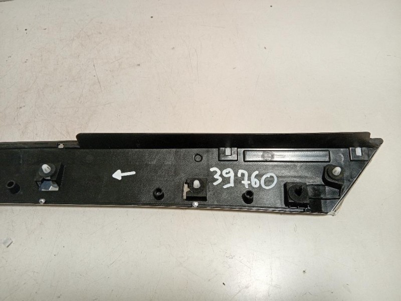 Listello Parafango POST DX 9827008877 Peugeot 5008 II 2017