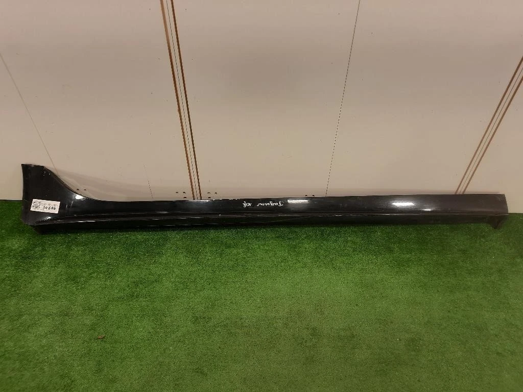 Listello Spoiler Sottoporta DX GX7M-101D56-A Jaguar XE 2015