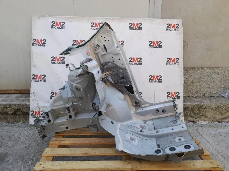 Longherone ANT DX Toyota Yaris IV 2012