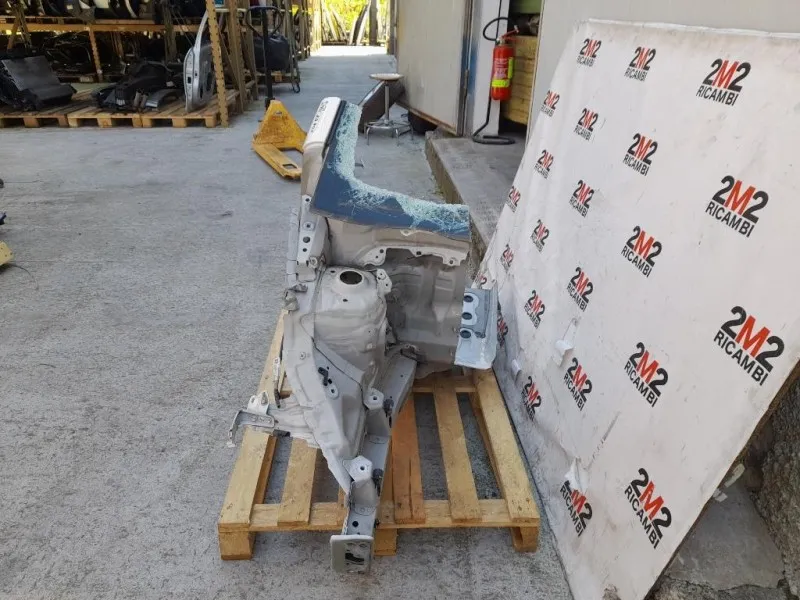 Longherone ANT DX Toyota Yaris IV 2012