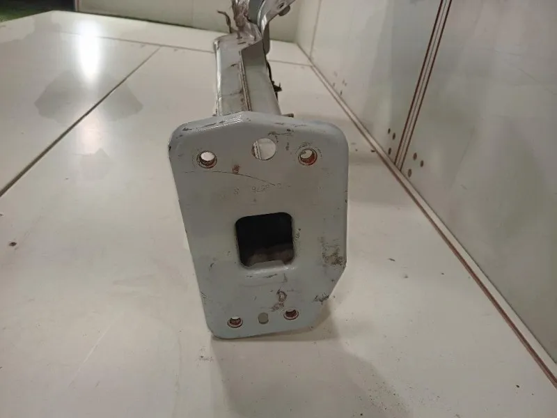 Longherone ANT SX Alfa Romeo Giulietta 2010