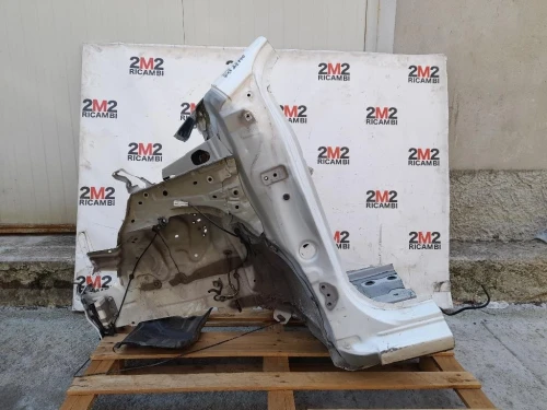 Longherone ANT SX 5710252200 Toyota Yaris IV 2012