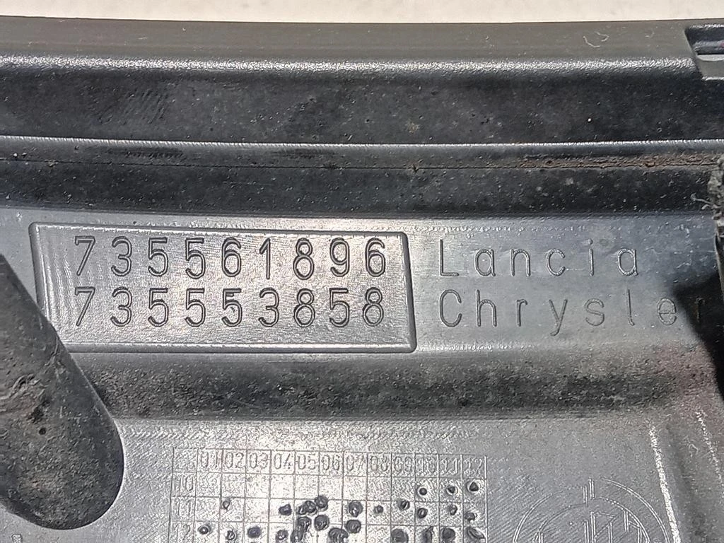 Griglia DI Ventilazione Paraurti ANT 735561896 Lancia Ypsilon III 2011