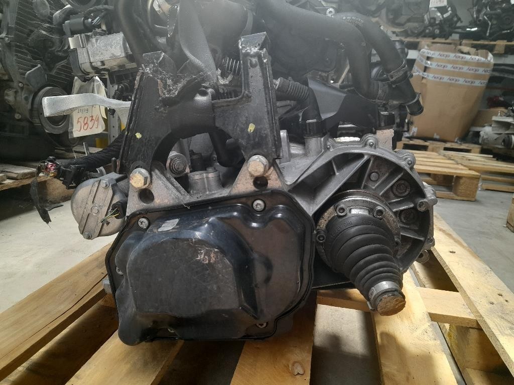 Cambio CJZC 02T300049SX Volkswagen POLO VI 2014