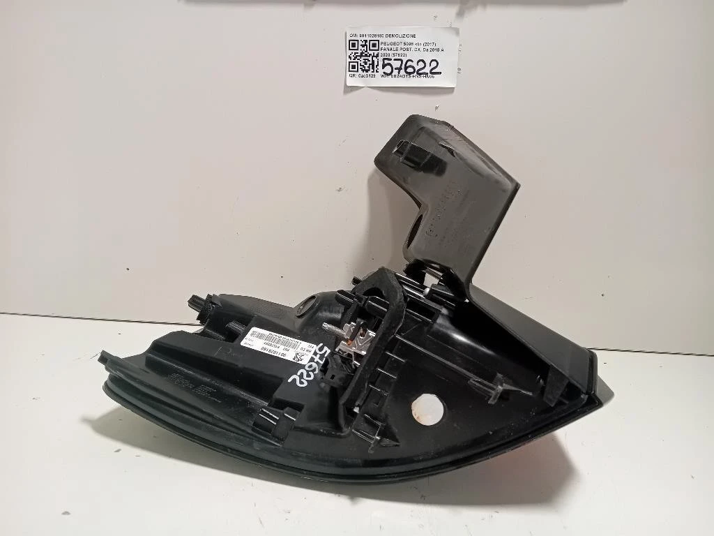 Fanale POST DX 9811028180 Peugeot 5008 II 2017