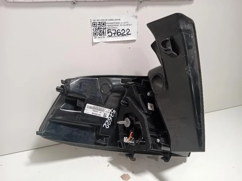 Fanale POST DX 9811028180 Peugeot 5008 II 2017