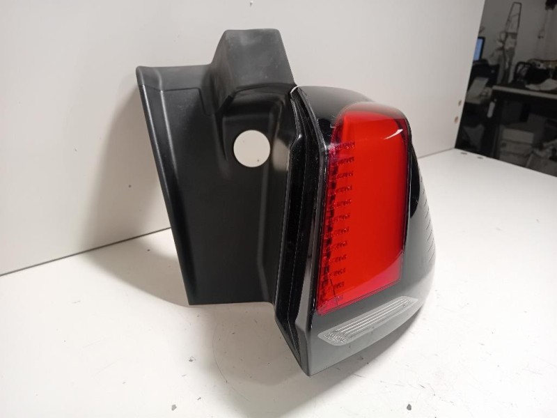 Fanale POST DX 9811028180 Peugeot 5008 II 2017