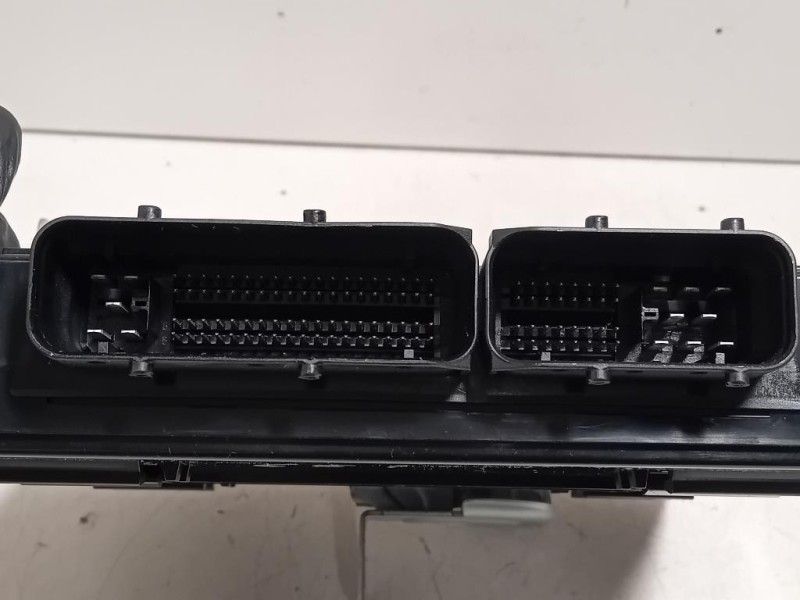 Centralina Comfort K8711035900 Ssangyong Tivoli 2015