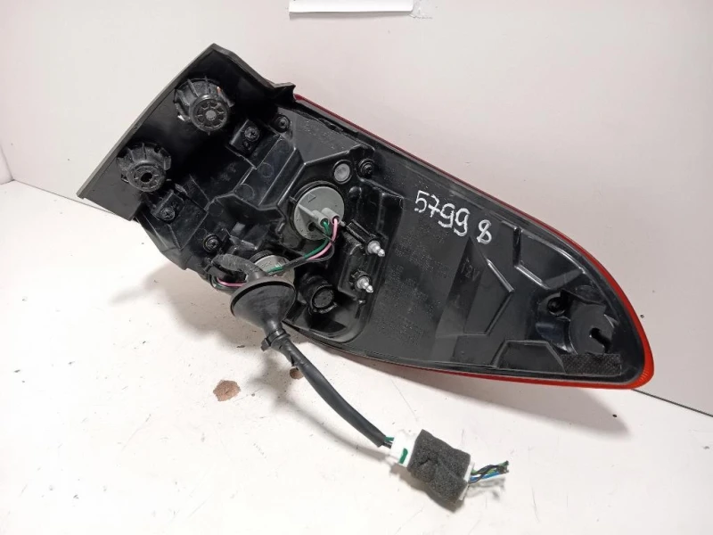 Fanale EST POST SX 92401G4200 Hyundai I30 III CW 2020