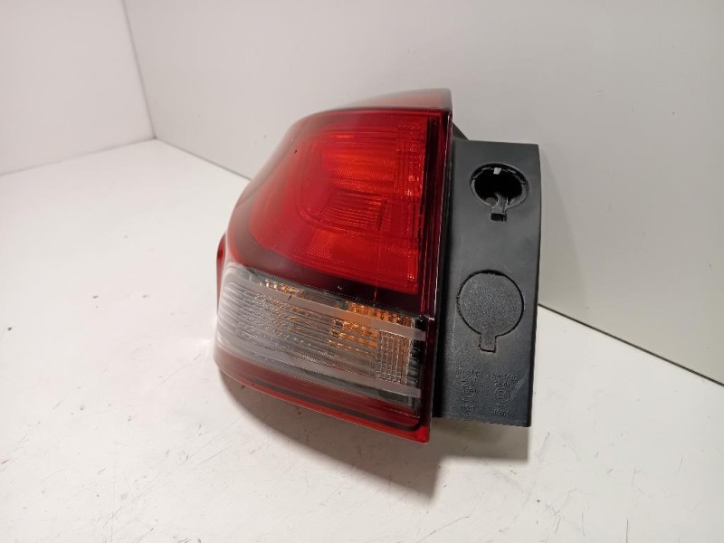 Fanale EST POST SX 92401G4200 Hyundai I30 III CW 2020