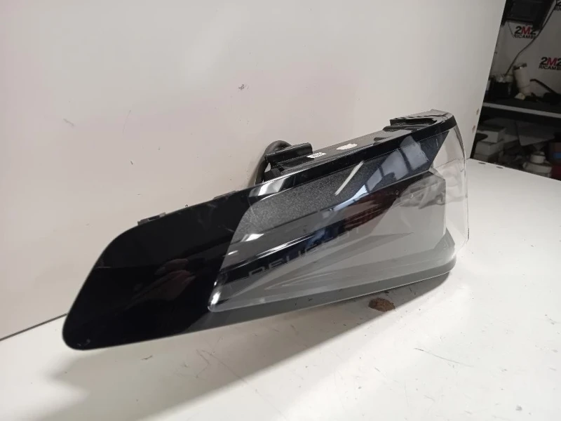 Fanale EST POST SX 9840202680 Peugeot 3008 II 2020