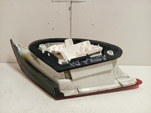 Fanale POST DX 13358076 Opel Astra J 2012