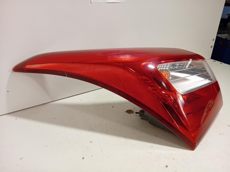 Fanale POST SX 92401-A50 Hyundai I30 II 2015