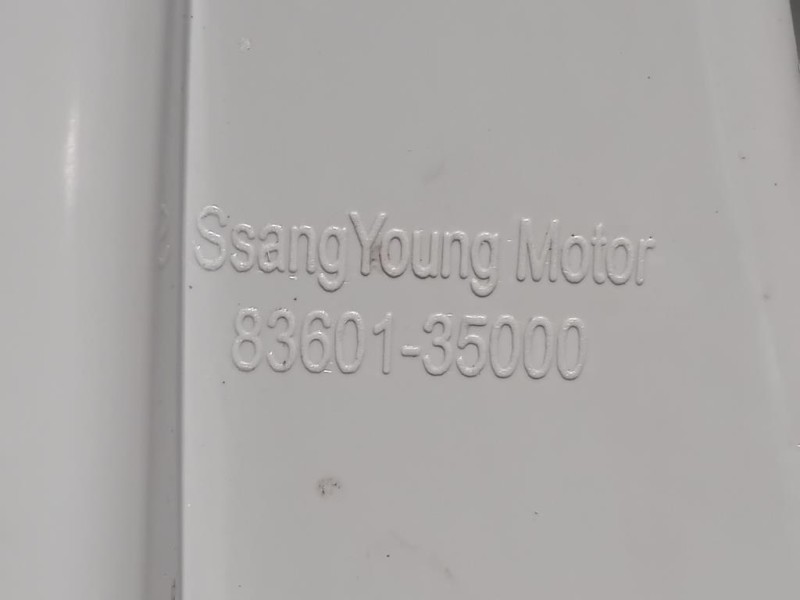 Fanale POST SX 83601-35000 Ssangyong Tivoli 2015