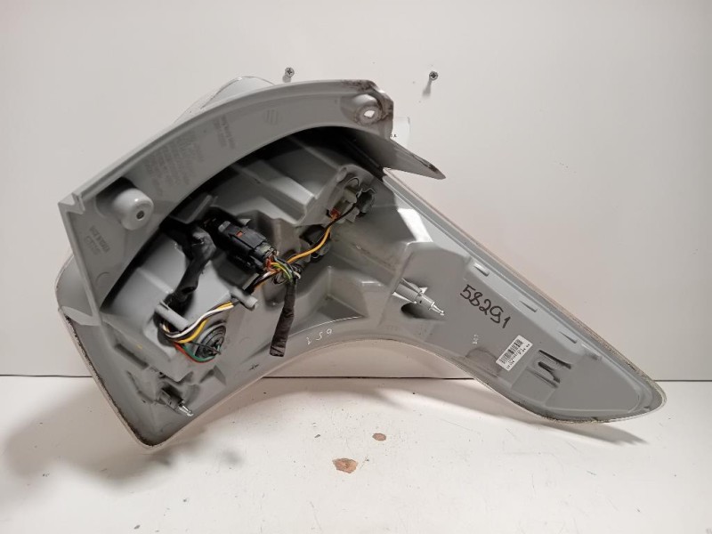 Fanale POST SX 83601-35000 Ssangyong Tivoli 2015