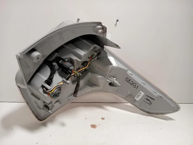 Fanale POST SX 83601-35000 Ssangyong Tivoli 2015
