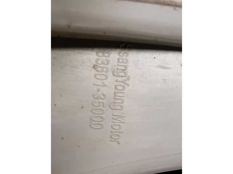 Fanale POST SX 83601-35000 Ssangyong Tivoli 2015